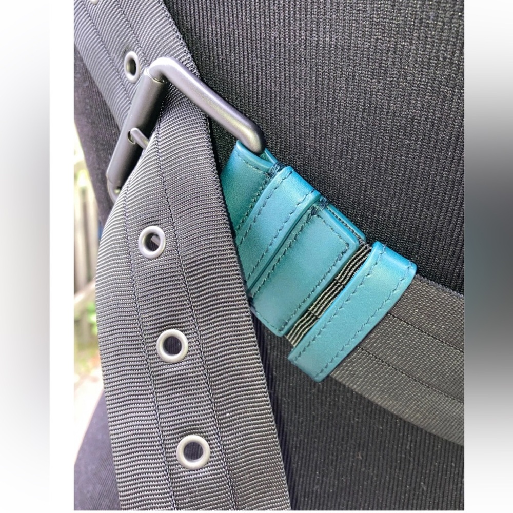 BNWT! Teal Leather Authentic Bottega Veneta Intrecciato Belt Bag - Picture 3 of 9